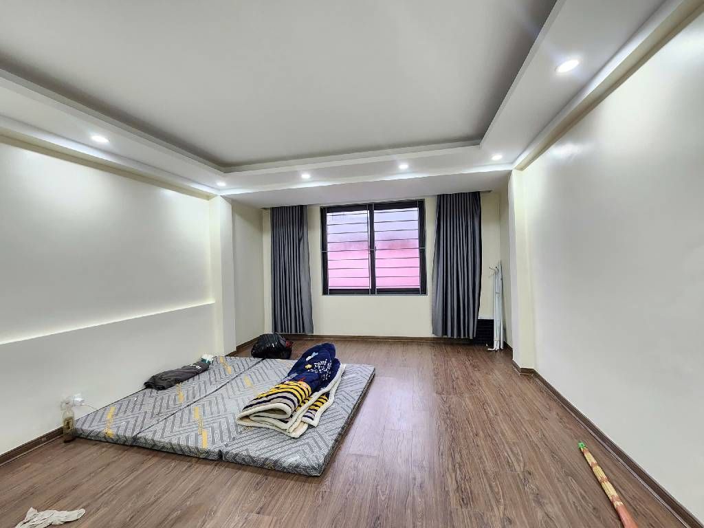 Bán nhà Nguyễn Đức Cảnh - diện tích 20m2 5 tầng - Ô tô nhỏ đỗ - giá 6,8 tỷ