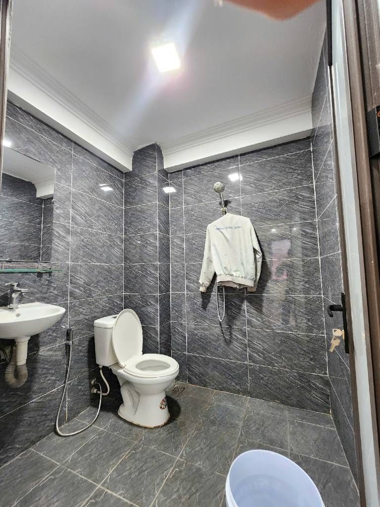 Bán nhà Nguyễn Đức Cảnh - diện tích 20m2 5 tầng - Ô tô nhỏ đỗ - giá 6,8 tỷ