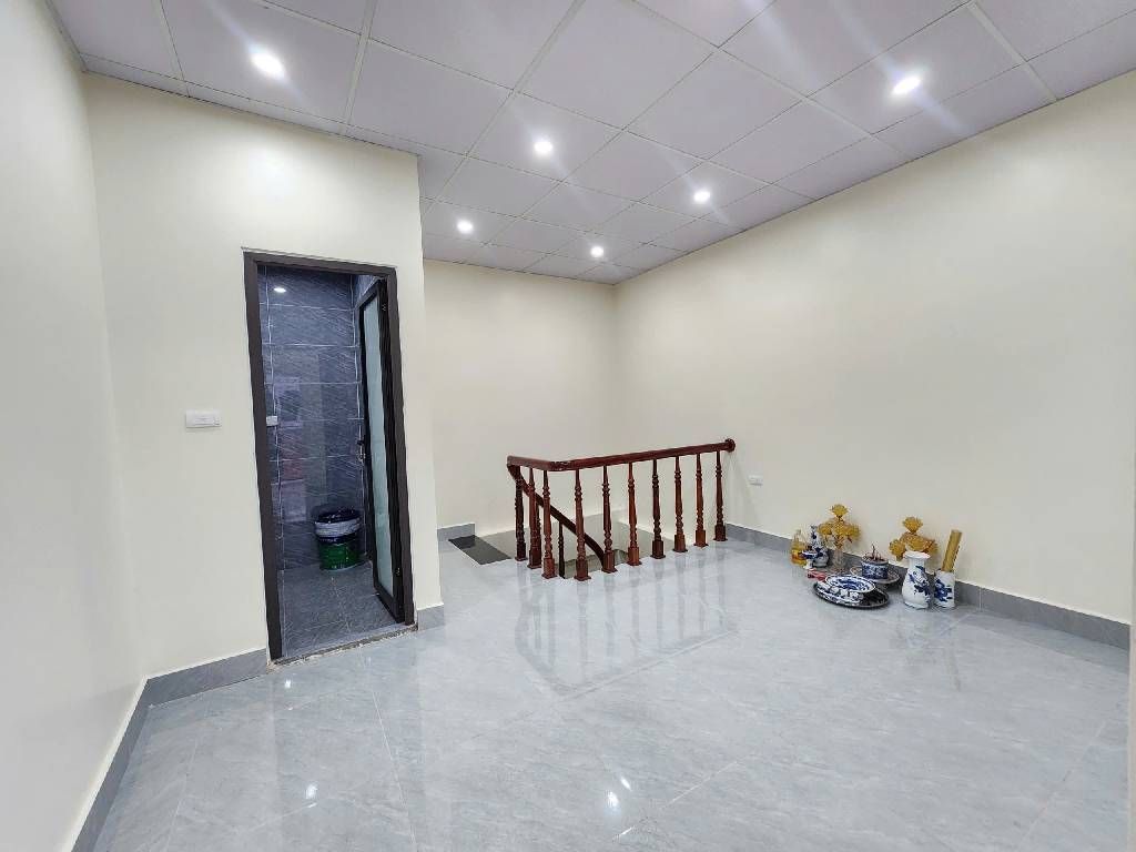 Bán nhà Nguyễn Đức Cảnh - diện tích 20m2 5 tầng - Ô tô nhỏ đỗ - giá 6,8 tỷ