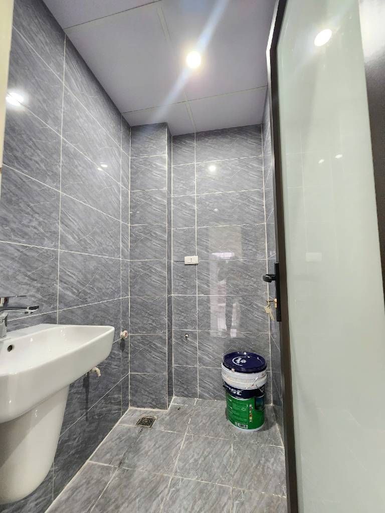 Bán nhà Nguyễn Đức Cảnh - diện tích 20m2 5 tầng - Ô tô nhỏ đỗ - giá 6,8 tỷ