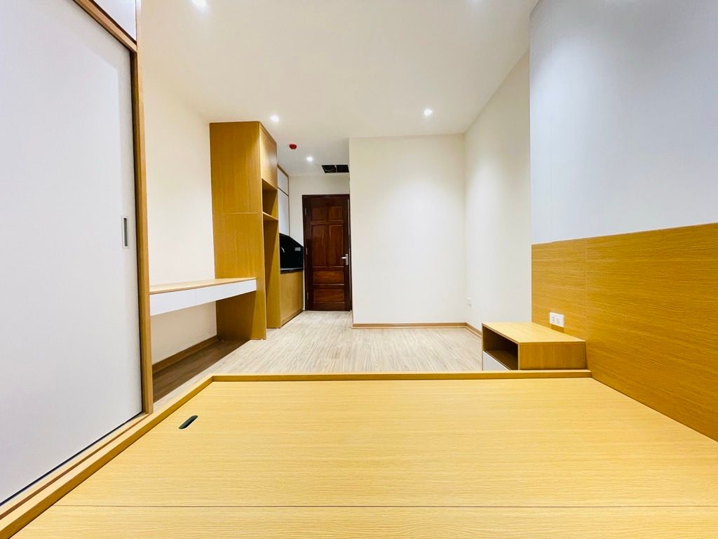 Bán nhà Minh Khai - diện tích 64m2 5 tầng - Ngõ thông rộng thoáng - giá 16,9 tỷ