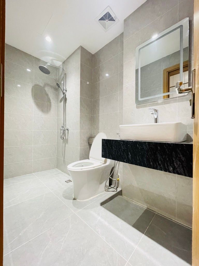 Bán nhà Minh Khai - diện tích 64m2 5 tầng - Ngõ thông rộng thoáng - giá 16,9 tỷ