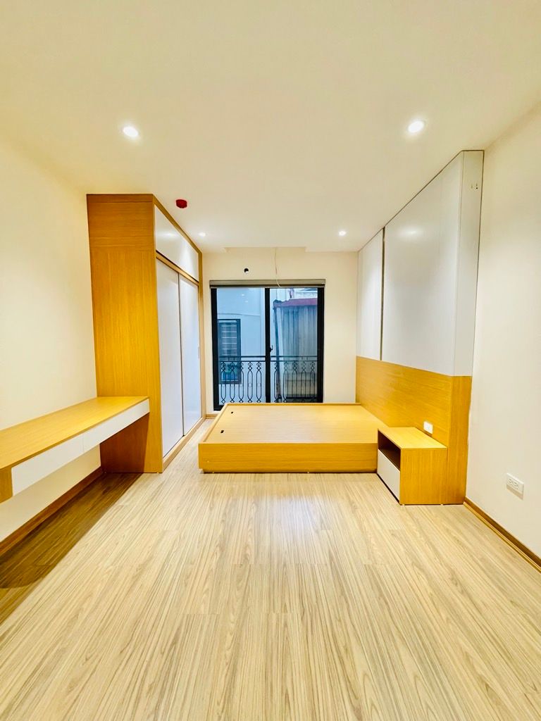 Bán nhà Minh Khai - diện tích 64m2 5 tầng - Ngõ thông rộng thoáng - giá 16,9 tỷ