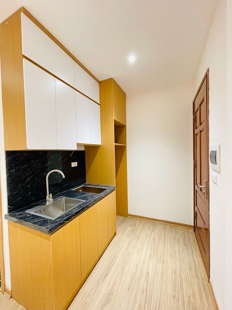 Bán nhà Minh Khai - diện tích 64m2 5 tầng - Ngõ thông rộng thoáng - giá 16,9 tỷ