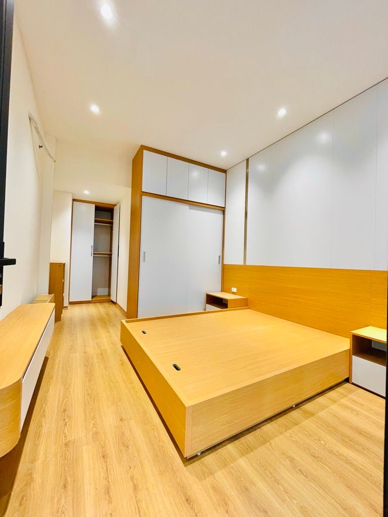 Bán nhà Minh Khai - diện tích 64m2 5 tầng - Ngõ thông rộng thoáng - giá 16,9 tỷ