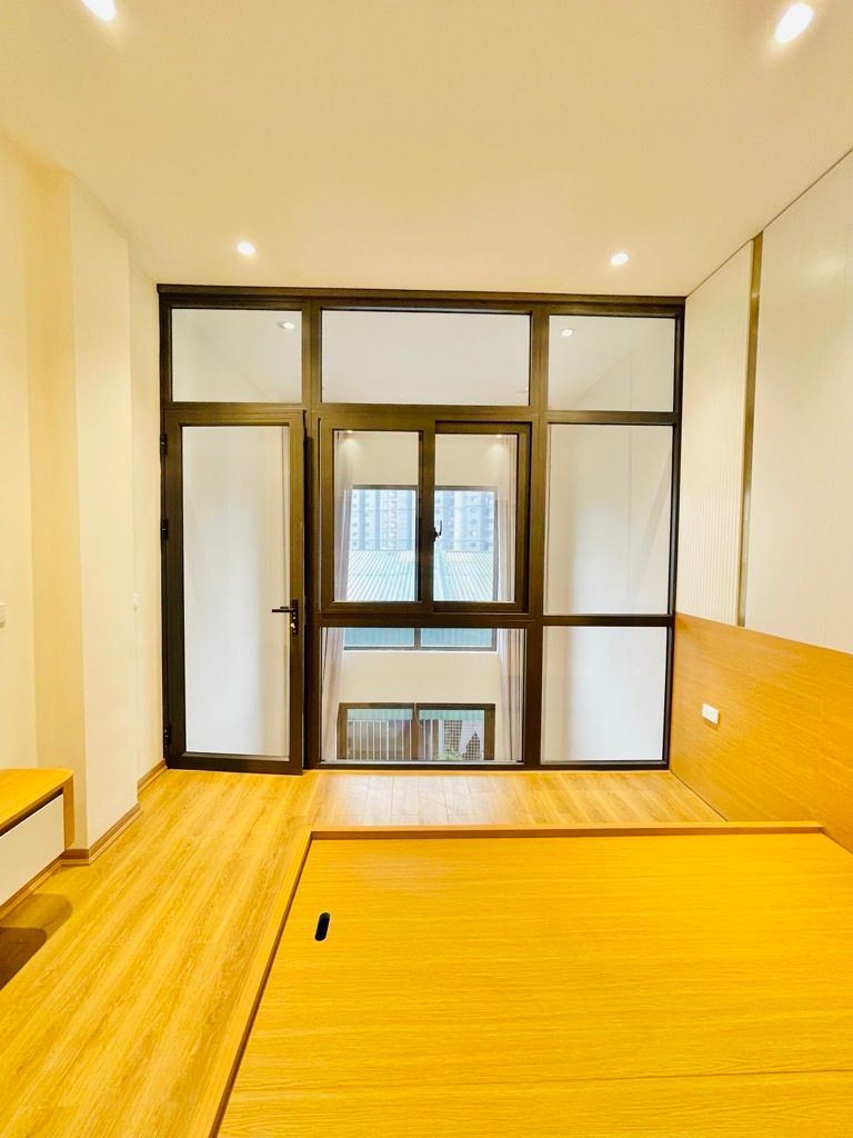 Bán nhà Minh Khai - diện tích 64m2 5 tầng - Ngõ thông rộng thoáng - giá 16,9 tỷ