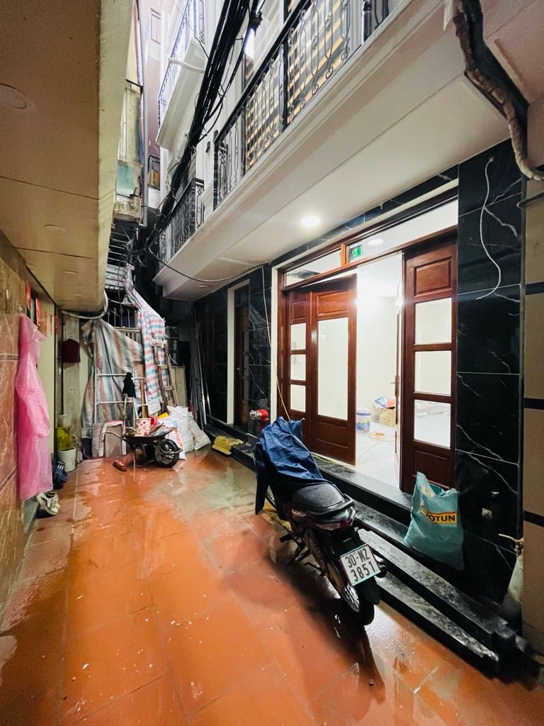 Bán nhà Minh Khai - diện tích 64m2 5 tầng - Ngõ thông rộng thoáng - giá 16,9 tỷ