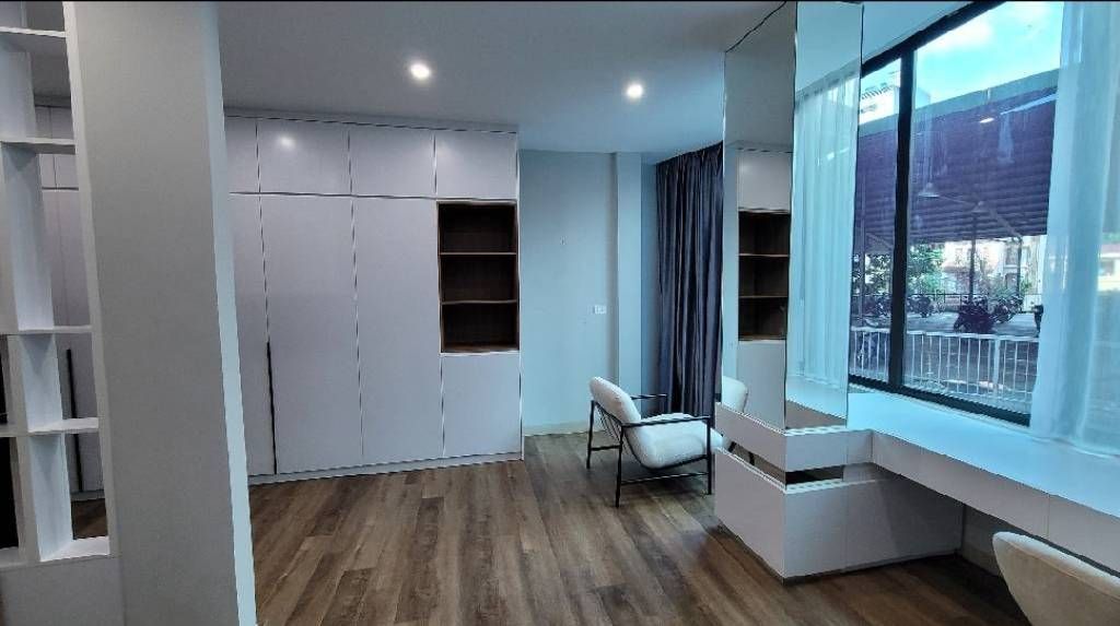 Bán nhà Nguyễn Thị Định - diện tích 36,8m2 5 tầng - mặt tiền rộng thoáng - giá 14 tỷ