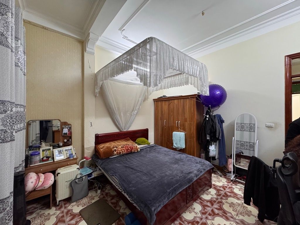 Bán nhà Yên Lãng - diện tích 47m2 4 tầng - Mặt tiền rộng 4.5m - giá 13,8 tỷ