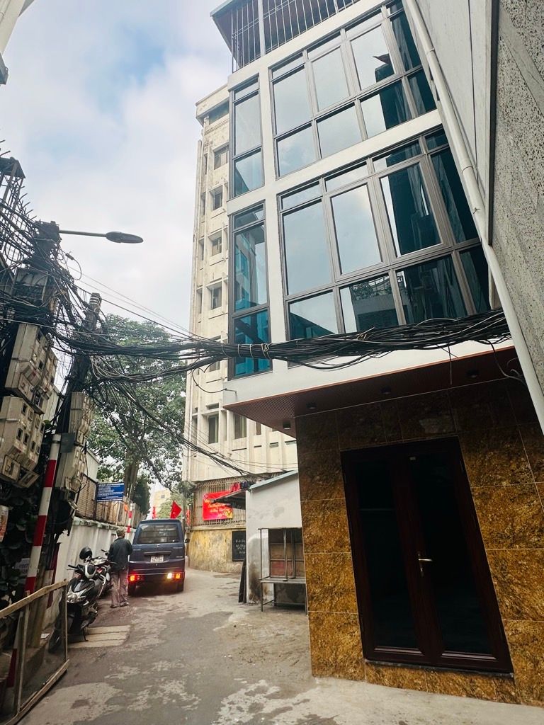 Bán nhà Lê Duẩn - diện tích 20m2 4 tầng - Ô tô đỗ cửa - giá 6,5 tỷ