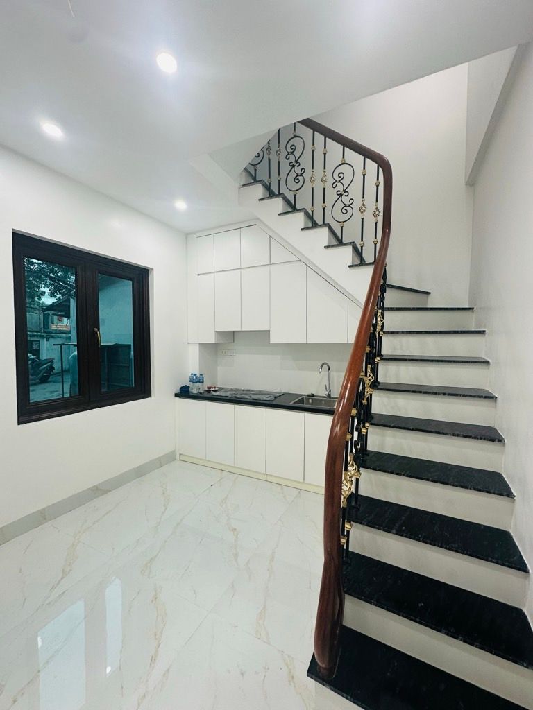 Bán nhà Lê Duẩn - diện tích 20m2 4 tầng - Ô tô đỗ cửa - giá 6,5 tỷ