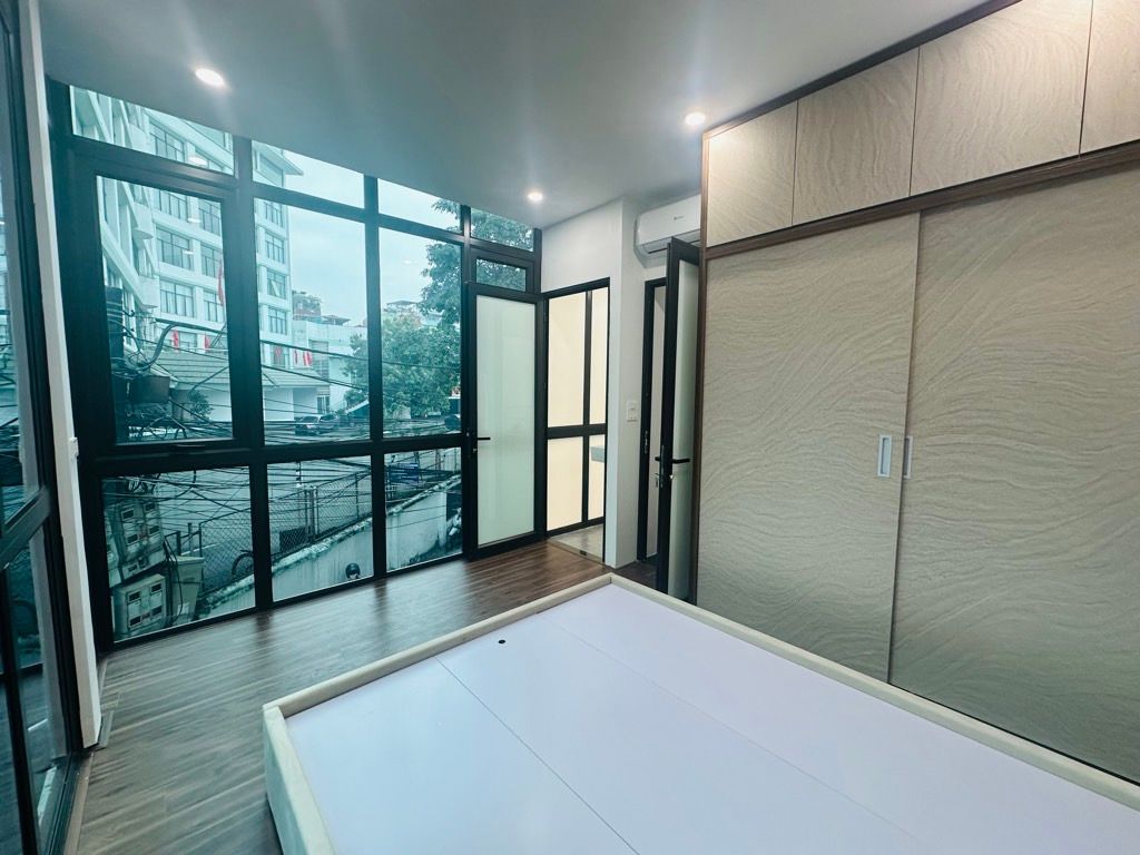 Bán nhà Lê Duẩn - diện tích 20m2 4 tầng - Ô tô đỗ cửa - giá 6,5 tỷ