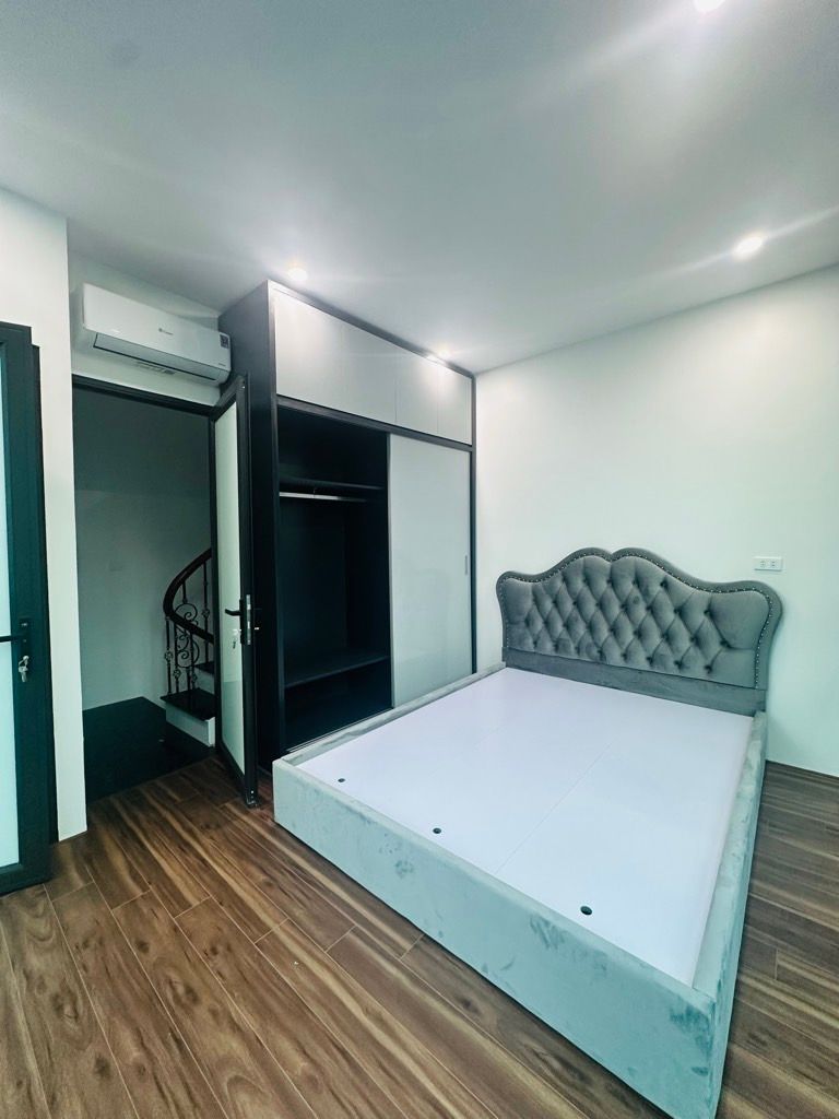 Bán nhà Lê Duẩn - diện tích 20m2 4 tầng - Ô tô đỗ cửa - giá 6,5 tỷ