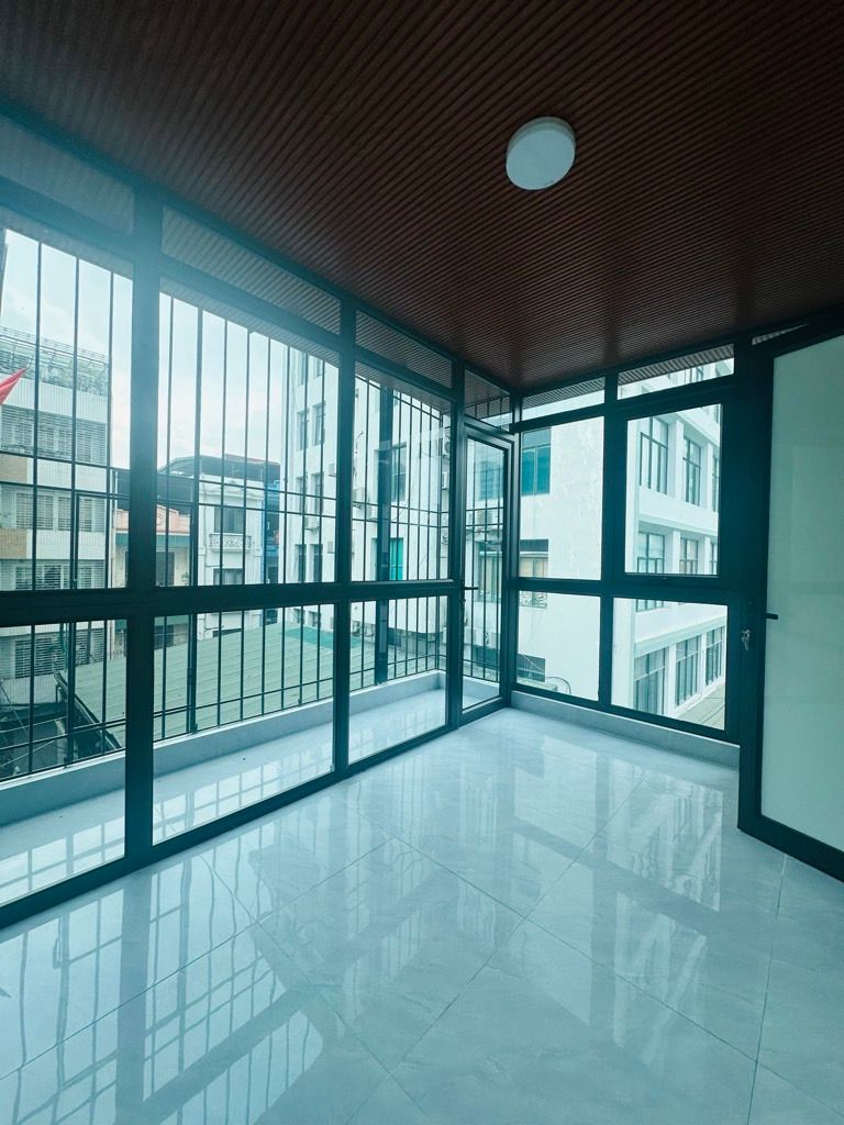 Bán nhà Lê Duẩn - diện tích 20m2 4 tầng - Ô tô đỗ cửa - giá 6,5 tỷ