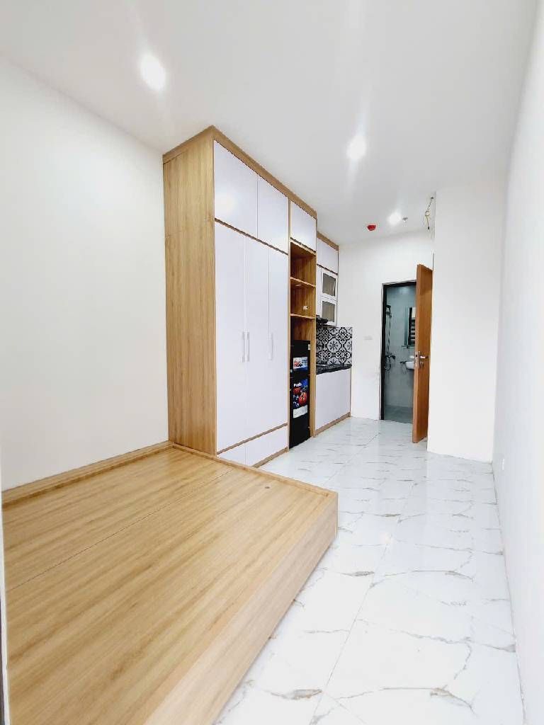 Bán nhà Hoàng Văn Thái - diện tích 68,7m2 6 tầng - Thang máy - giá 18,6 tỷ