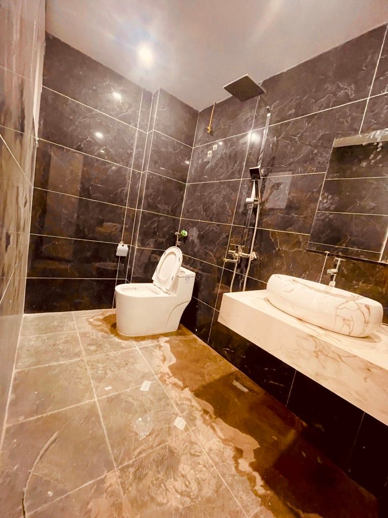 Bán nhà Bùi Xương Trạch - diện tích 39,3m2 6 tầng - ô tô đỗ gần - giá 7,9 tỷ