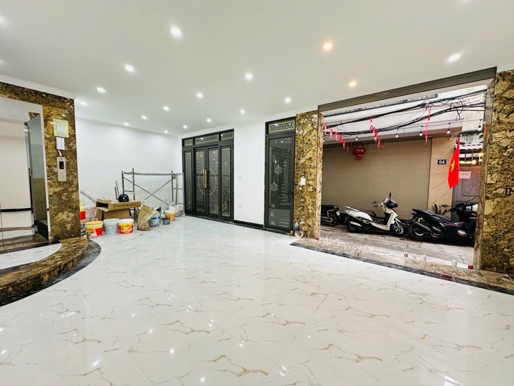 Bán nhà Minh Khai - diện tích 54m2 6 tầng - ô tô tránh - giá 22 tỷ