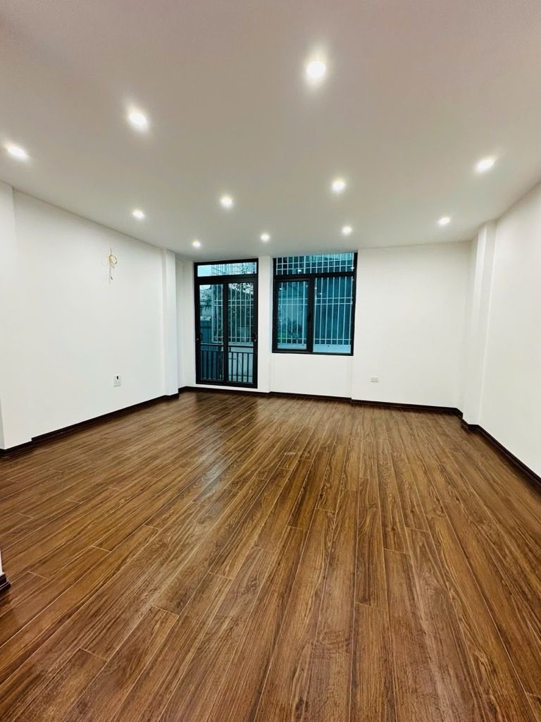 Bán nhà Minh Khai - diện tích 54m2 6 tầng - ô tô tránh - giá 22 tỷ