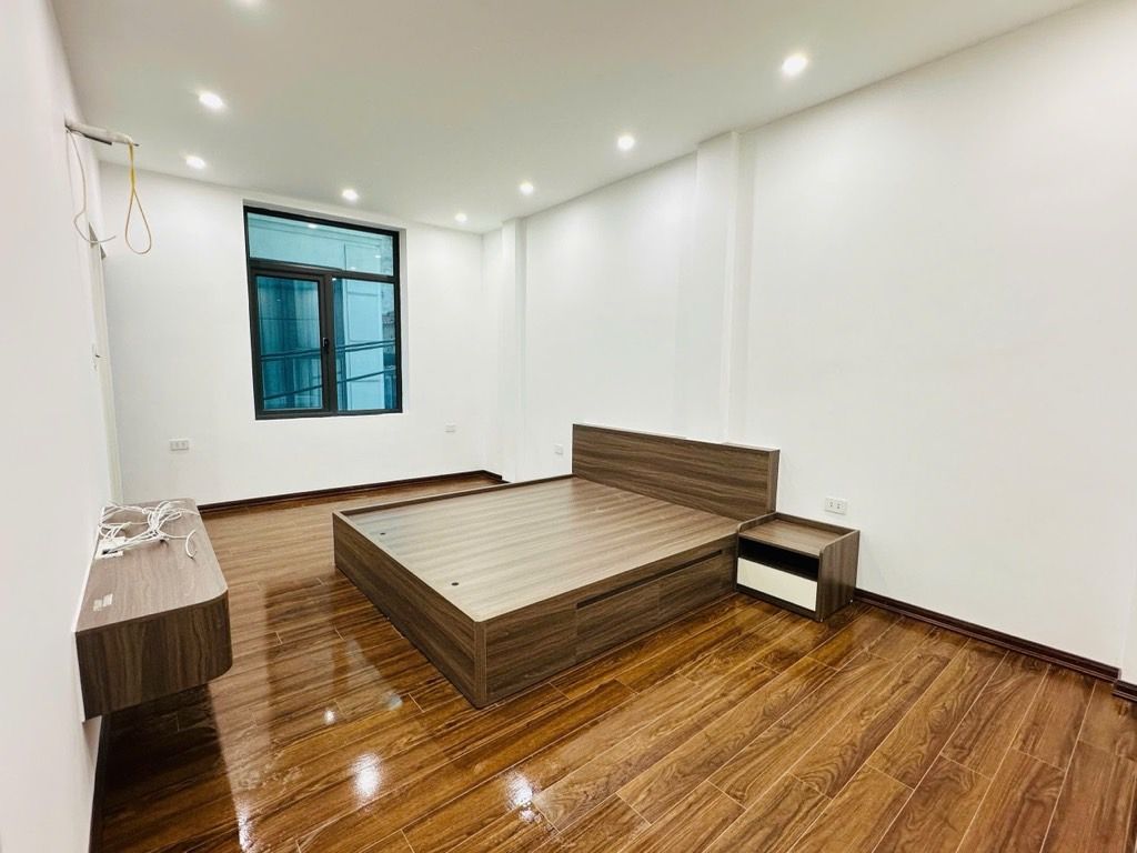 Bán nhà Minh Khai - diện tích 54m2 6 tầng - ô tô tránh - giá 22 tỷ