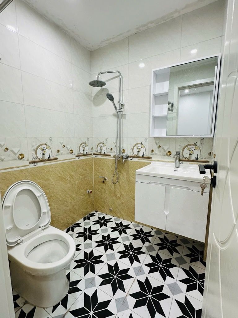 Bán nhà Minh Khai - diện tích 54m2 6 tầng - ô tô tránh - giá 22 tỷ