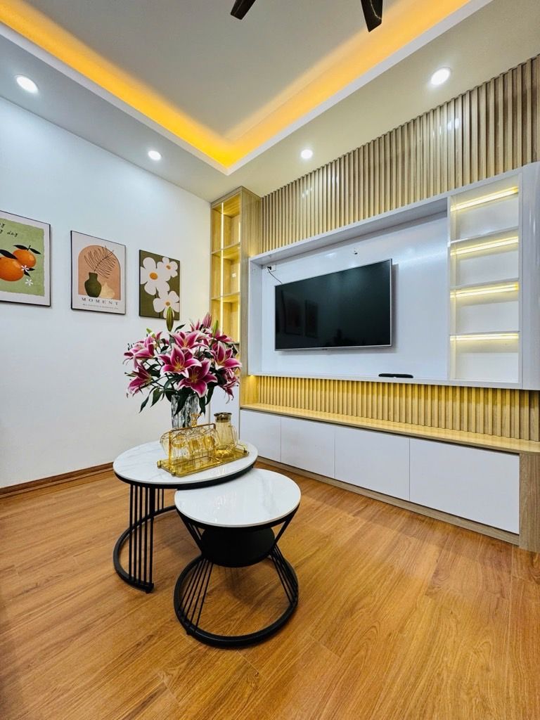 Bán nhà Nguyễn Xiển - diện tích 54.3m2 1 tầng - nhà đẹp hiếm có - giá 4,4 tỷ