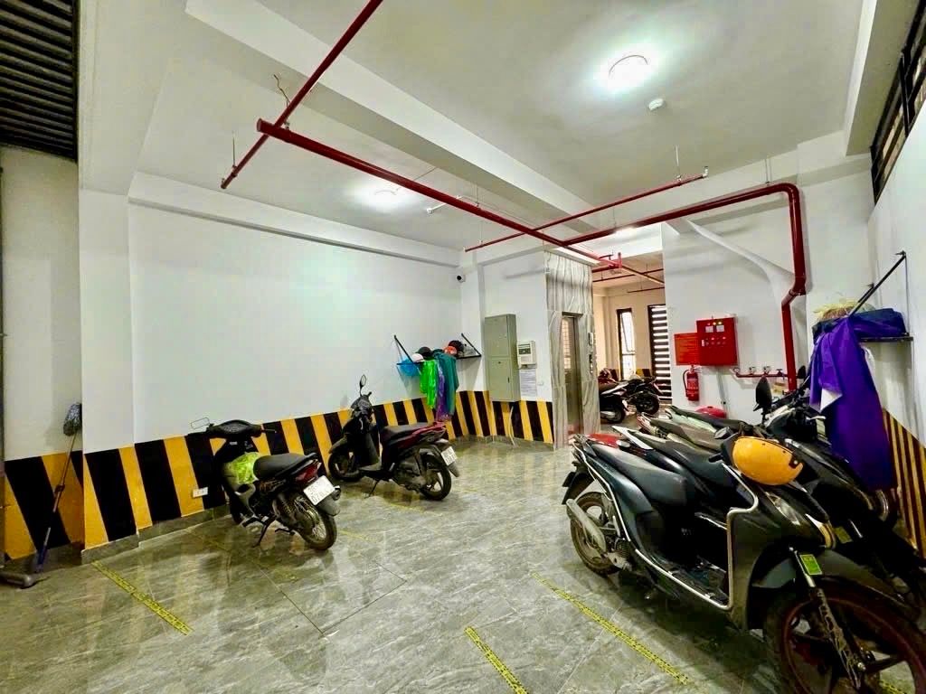 Bán nhà Kim Giang - diện tích 65m2 7 tầng - gần ô tô - giá 23,99 tỷ