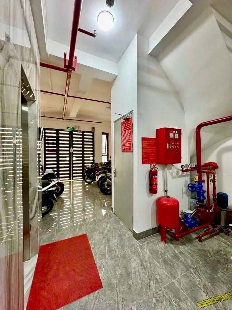 Bán nhà Kim Giang - diện tích 65m2 7 tầng - gần ô tô - giá 23,99 tỷ