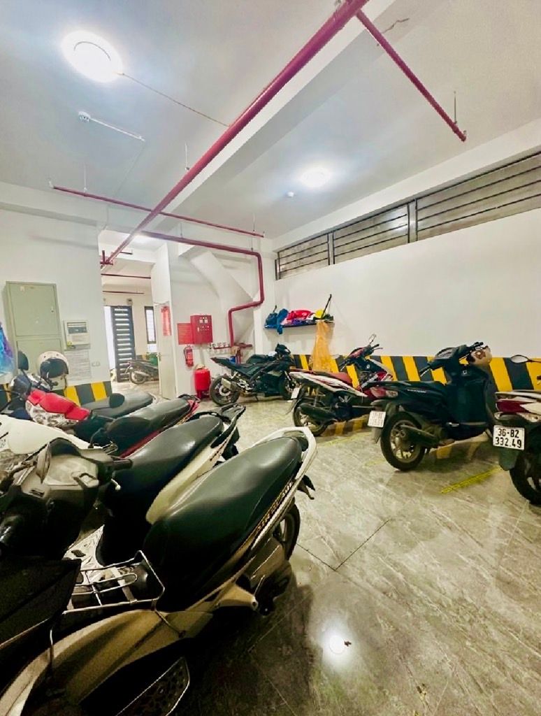 Bán nhà Kim Giang - diện tích 65m2 7 tầng - gần ô tô - giá 23,99 tỷ