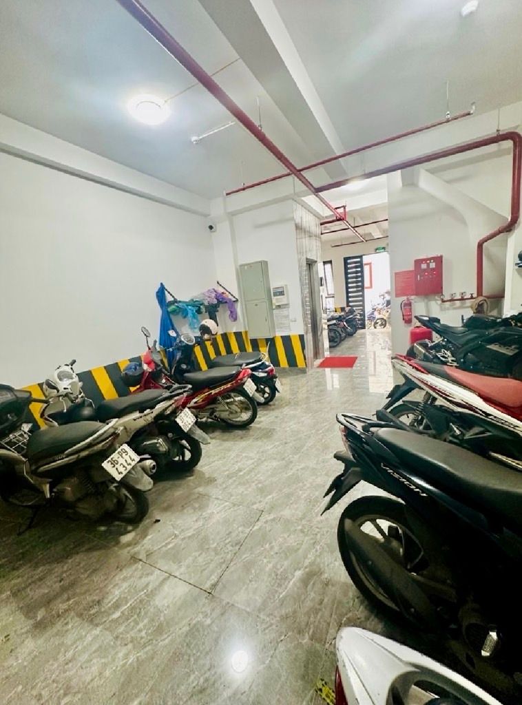 Bán nhà Kim Giang - diện tích 65m2 7 tầng - gần ô tô - giá 23,99 tỷ