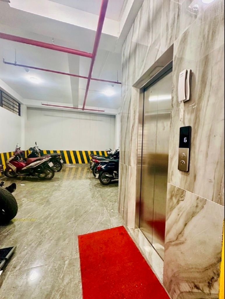 Bán nhà Kim Giang - diện tích 65m2 7 tầng - gần ô tô - giá 23,99 tỷ