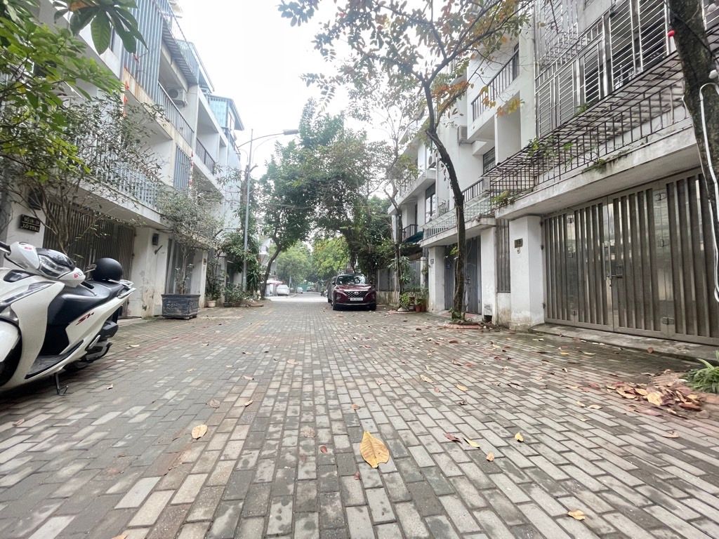 Bán nhà Ao Sào - diện tích 66.3m2 4 tầng - Ô tô dừng đỗ - giá 23,5 tỷ