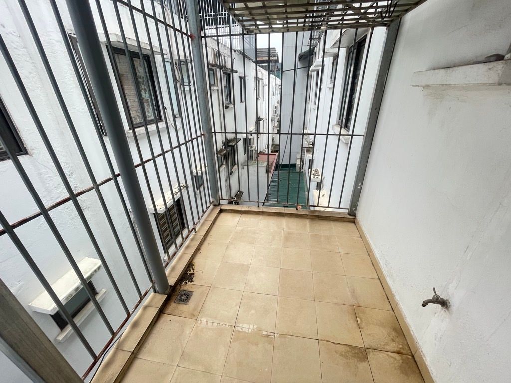 Bán nhà Ao Sào - diện tích 66.3m2 4 tầng - Ô tô dừng đỗ - giá 23,5 tỷ