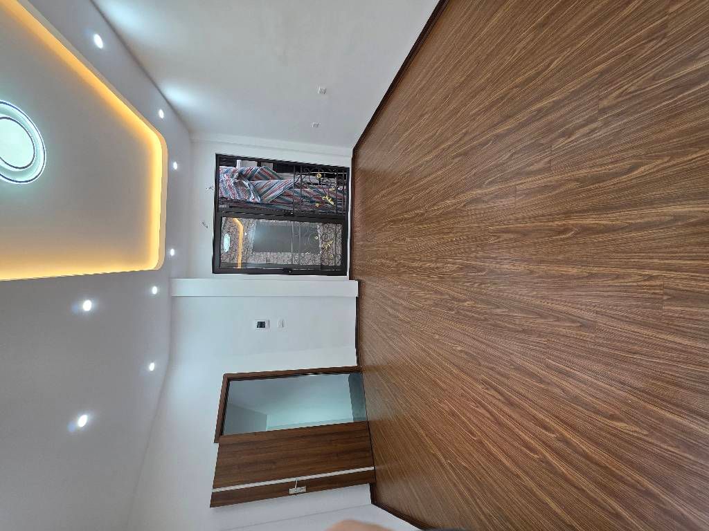 Bán nhà Đê La Thành - diện tích 44.5m2 5 tầng - Nhà đẹp hiếm có - giá 8,5 tỷ