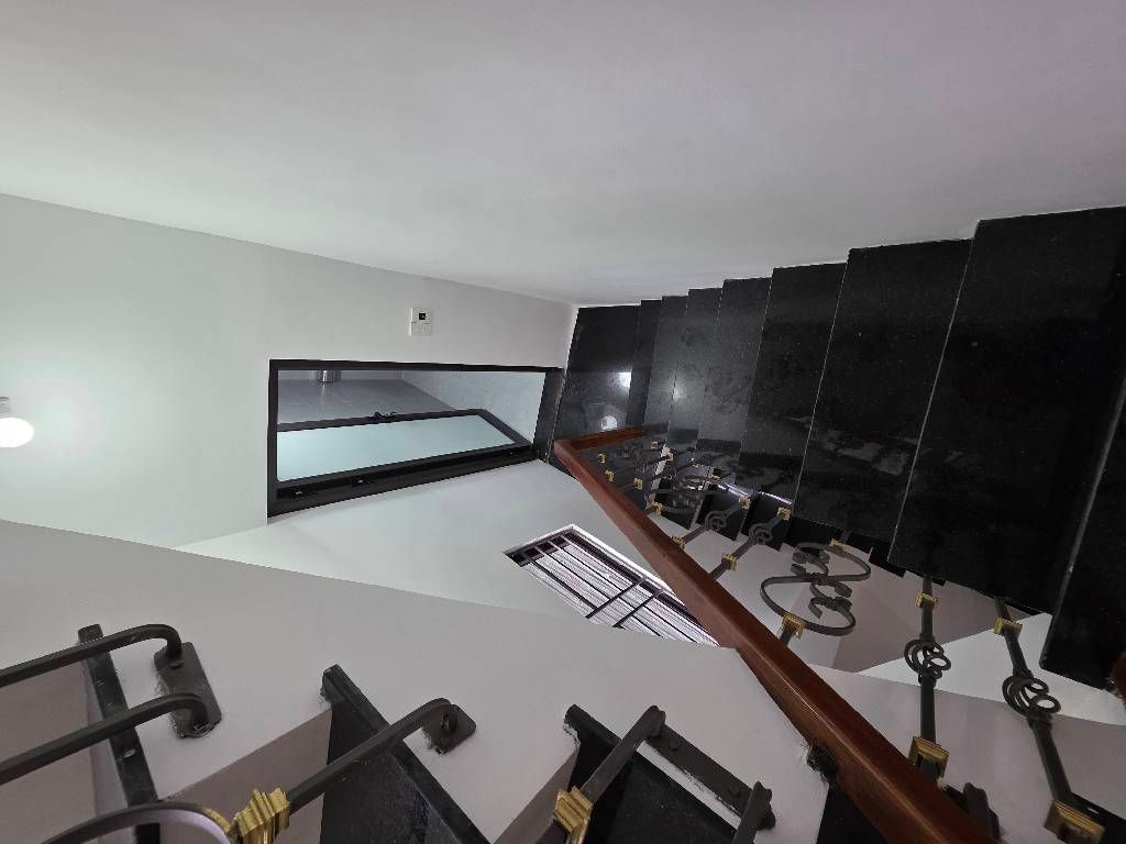 Bán nhà Đê La Thành - diện tích 44.5m2 5 tầng - Nhà đẹp hiếm có - giá 8,5 tỷ