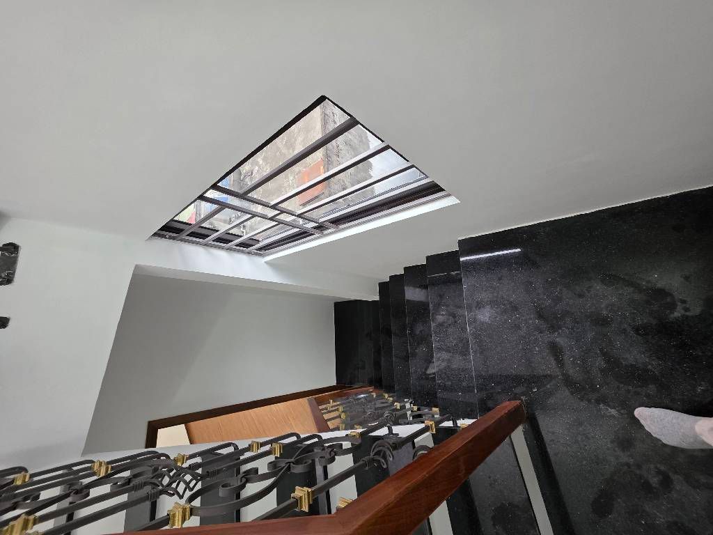 Bán nhà Đê La Thành - diện tích 44.5m2 5 tầng - Nhà đẹp hiếm có - giá 8,5 tỷ