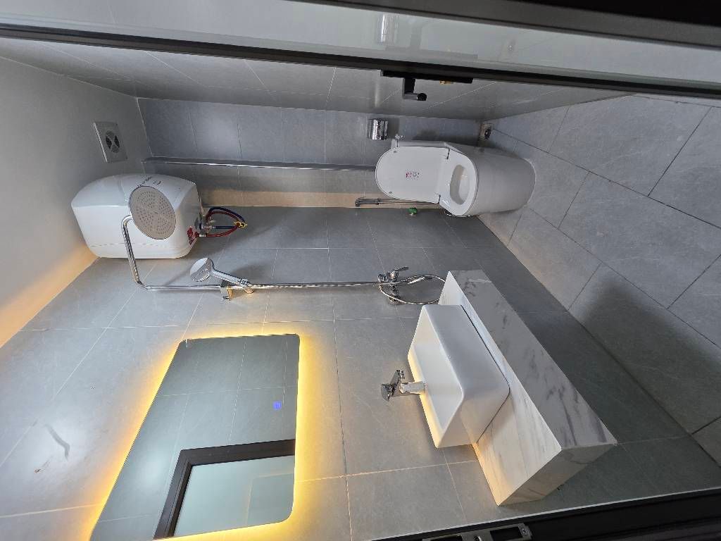 Bán nhà Đê La Thành - diện tích 44.5m2 5 tầng - Nhà đẹp hiếm có - giá 8,5 tỷ