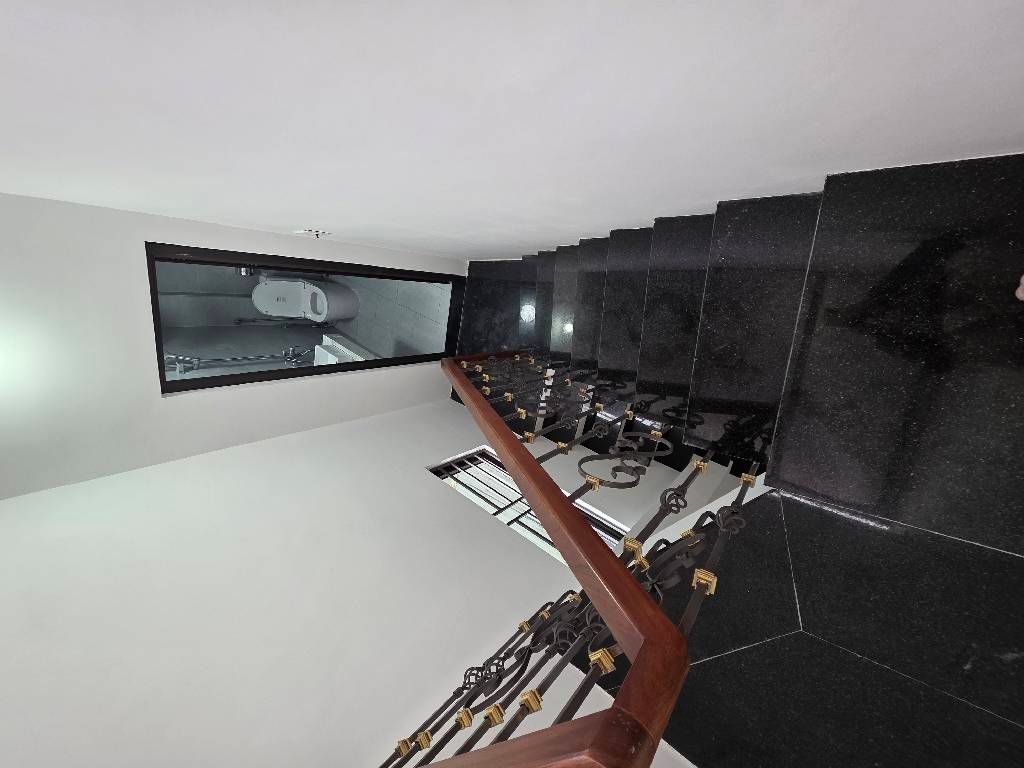 Bán nhà Đê La Thành - diện tích 44.5m2 5 tầng - Nhà đẹp hiếm có - giá 8,5 tỷ