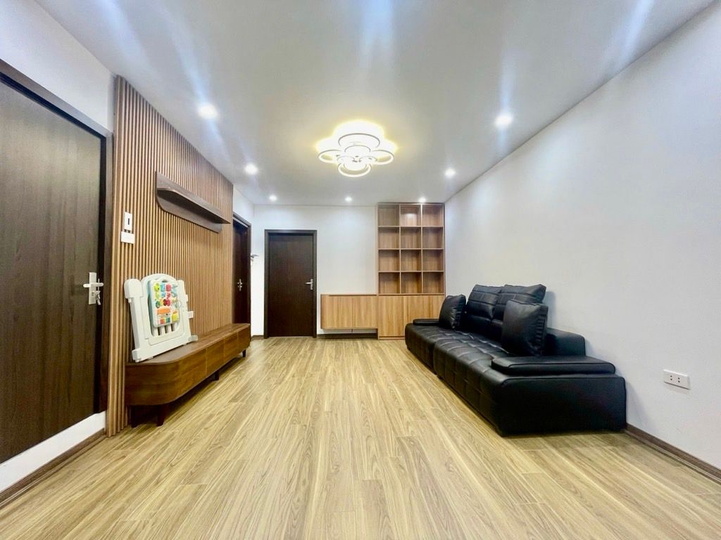 Bán nhà Nguyễn Quý Đức - diện tích 39.6m2 1 tầng - ô tô đỗ chân cầu thang - giá 5,5 tỷ