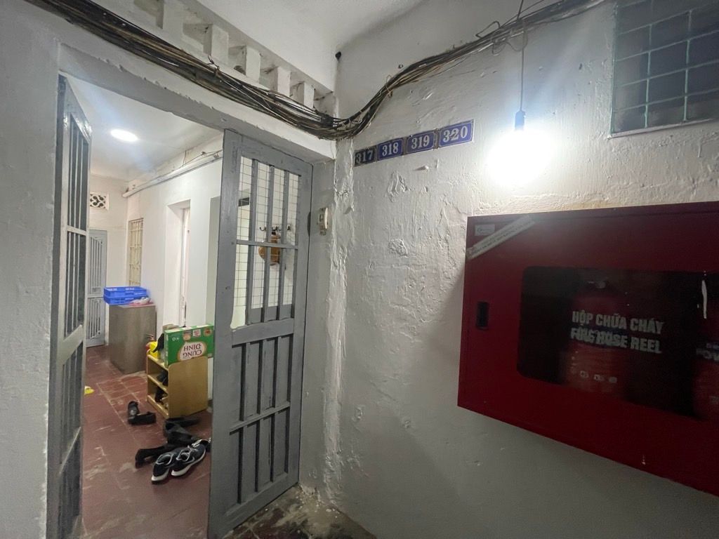 Bán nhà Lương Định Của - diện tích 20,4m2 1 tầng - Nhà tập thể tầng 3 full nội thất - giá 4,35 tỷ