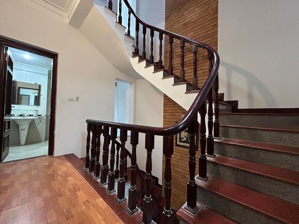 Bán nhà Vũ Ngọc Phan - diện tích 72,4m2 5 tầng - Phân lô cán bộ - giá 14,5 tỷ