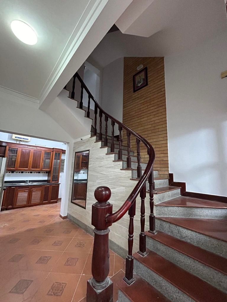 Bán nhà Vũ Ngọc Phan - diện tích 72,4m2 5 tầng - Phân lô cán bộ - giá 14,5 tỷ