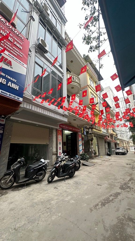 Bán nhà Giải Phóng - diện tích 25m2 5 tầng - ô tô vào nhà đỗ cửa - giá 12,7 tỷ