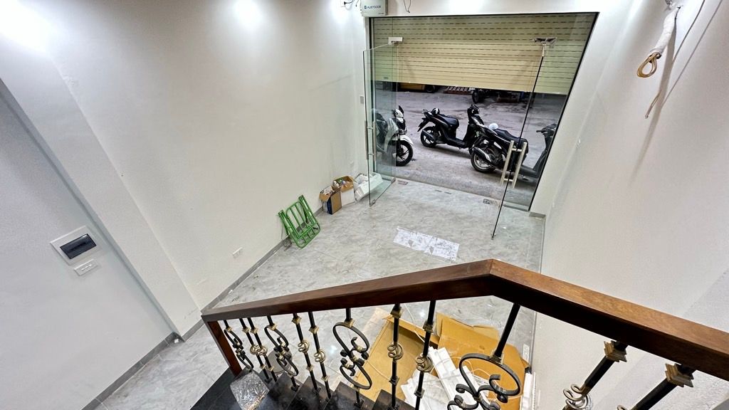 Bán nhà Giải Phóng - diện tích 25m2 5 tầng - ô tô vào nhà đỗ cửa - giá 12,7 tỷ