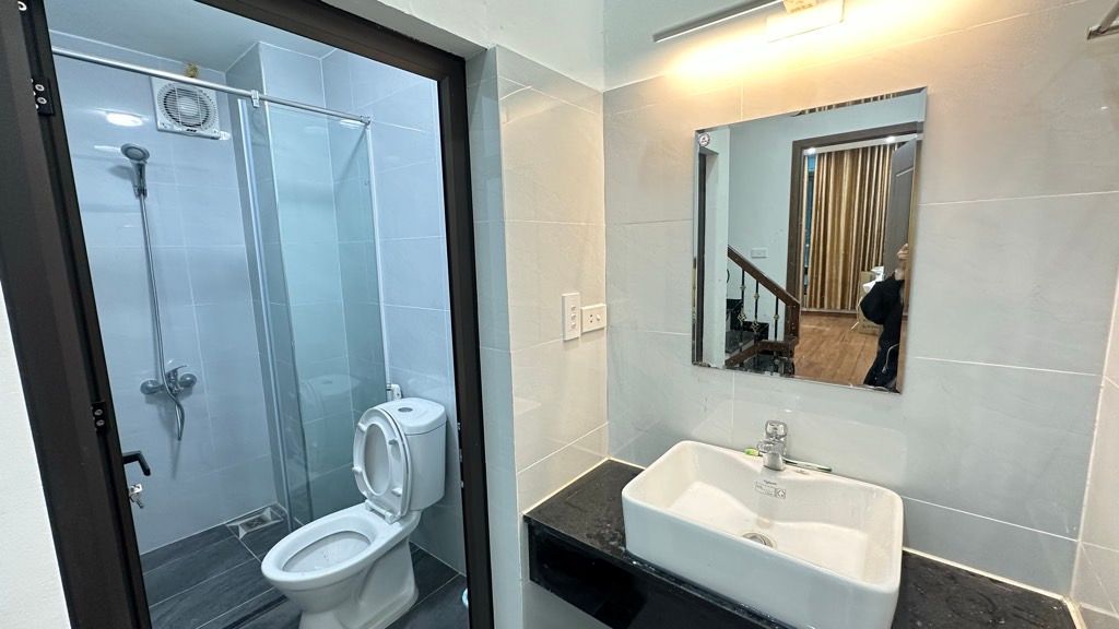 Bán nhà Giải Phóng - diện tích 25m2 5 tầng - ô tô vào nhà đỗ cửa - giá 12,7 tỷ