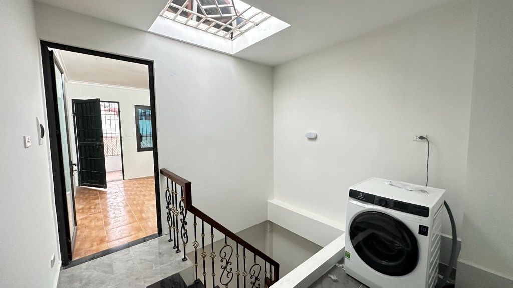 Bán nhà Giải Phóng - diện tích 25m2 5 tầng - ô tô vào nhà đỗ cửa - giá 12,7 tỷ