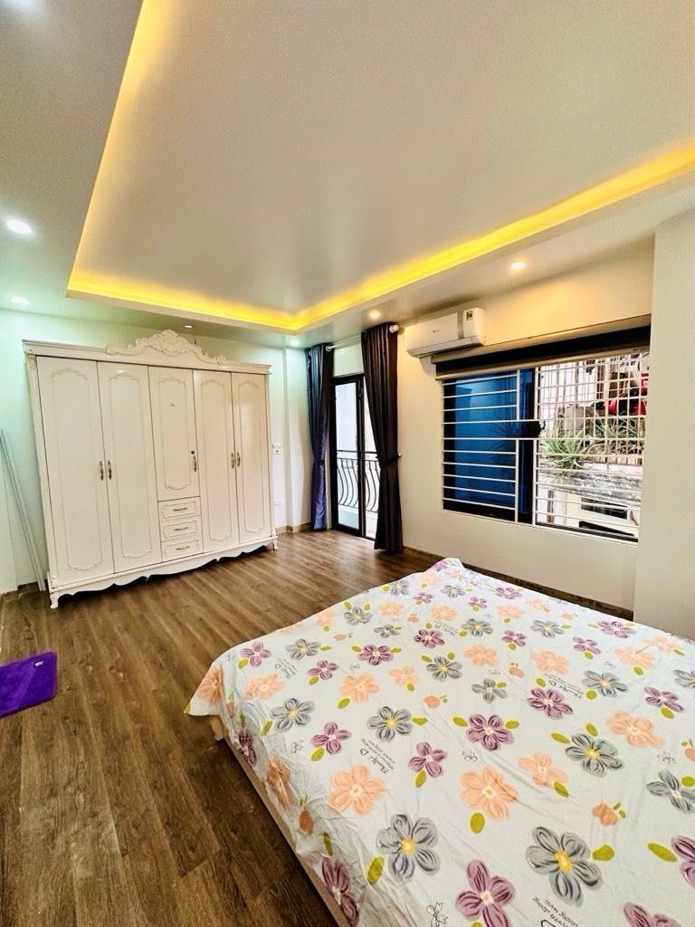 Bán nhà Định Công Thượng - diện tích 31m2 5 tầng - Mặt tiền 5m hiếm - giá 8,5 tỷ