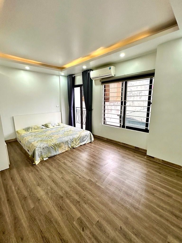 Bán nhà Định Công Thượng - diện tích 31m2 5 tầng - Mặt tiền 5m hiếm - giá 8,5 tỷ