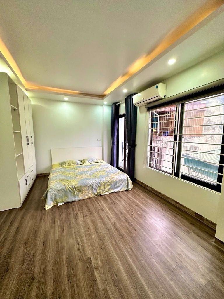 Bán nhà Định Công Thượng - diện tích 31m2 5 tầng - Mặt tiền 5m hiếm - giá 8,5 tỷ