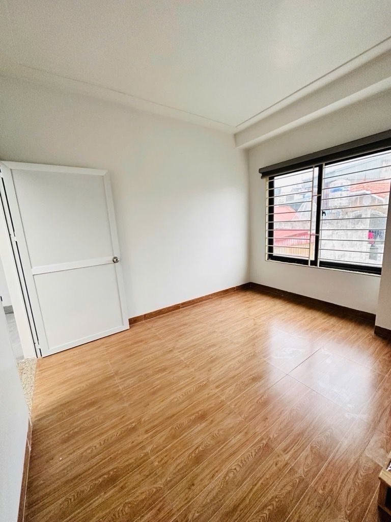 Bán nhà Định Công Thượng - diện tích 31m2 5 tầng - Mặt tiền 5m hiếm - giá 8,5 tỷ