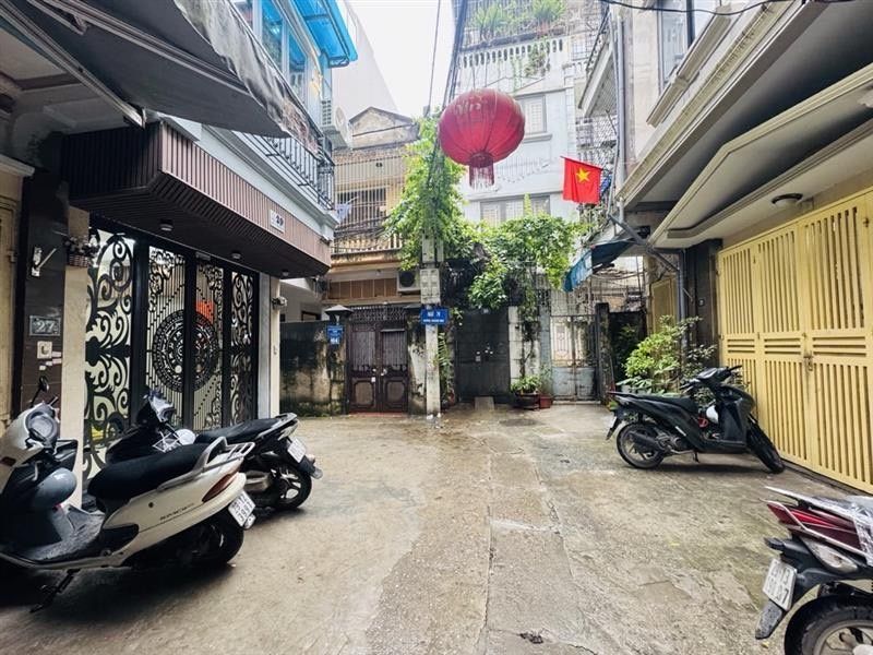 Bán nhà Hoàng Mai - diện tích 42m2 5 tầng - Lô góc 2 mặt ngõ - giá 13,6 tỷ